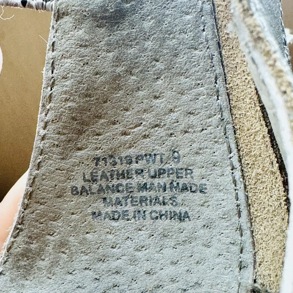 Minnetonka Antigua Sandals Womens 9 Gray Leather Beaded Ankle Strap Shoes